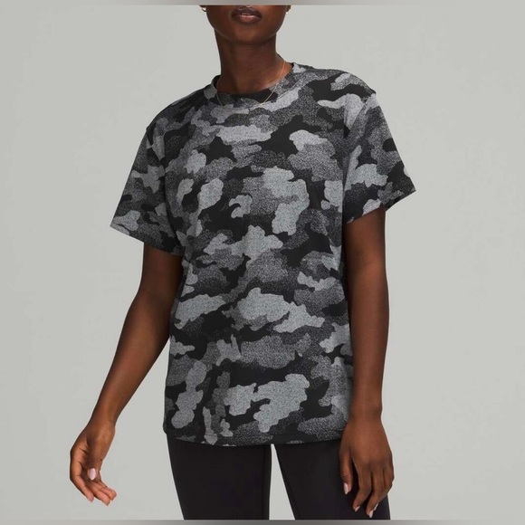 LULULEMON All Yours Short Sleeve Training Tee Womens 2 Black Gray Camo Print - Picture 1 of 8